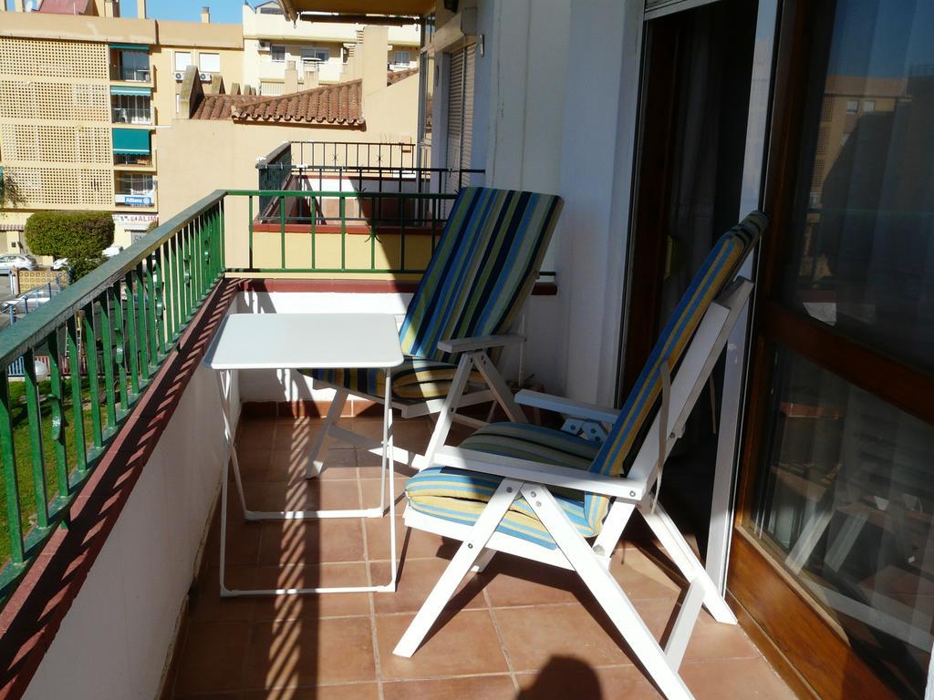 Atico En Rincon De La Victoria Apartment Exterior photo